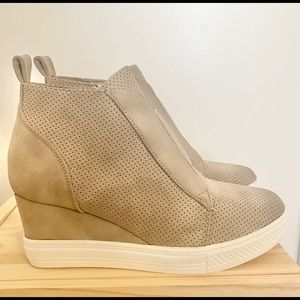 Women’s Bootie- Wedge Sneaker